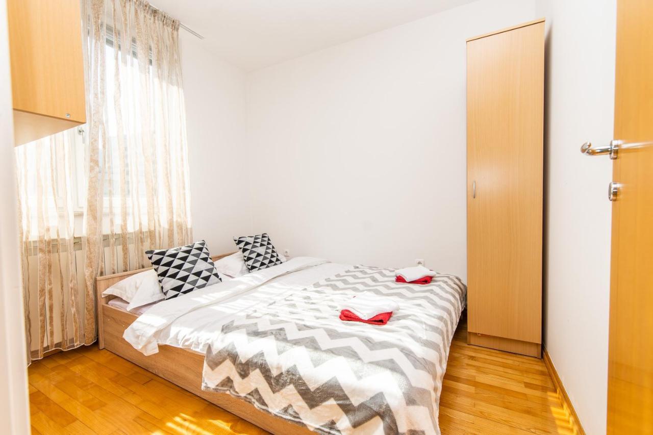 Modern 2Bdr Apartment In The Center- Free Parking 塞拉耶佛 外观 照片