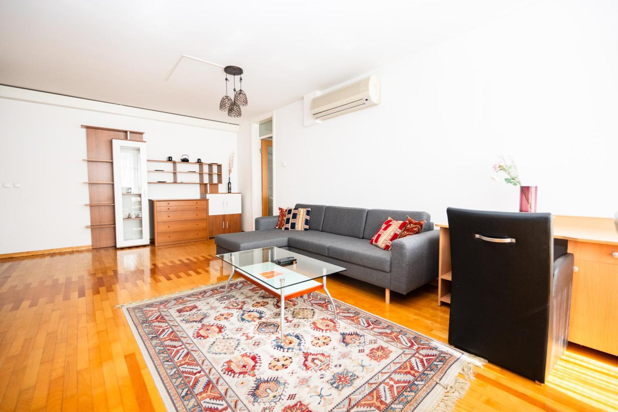 Modern 2Bdr Apartment In The Center- Free Parking 塞拉耶佛 外观 照片