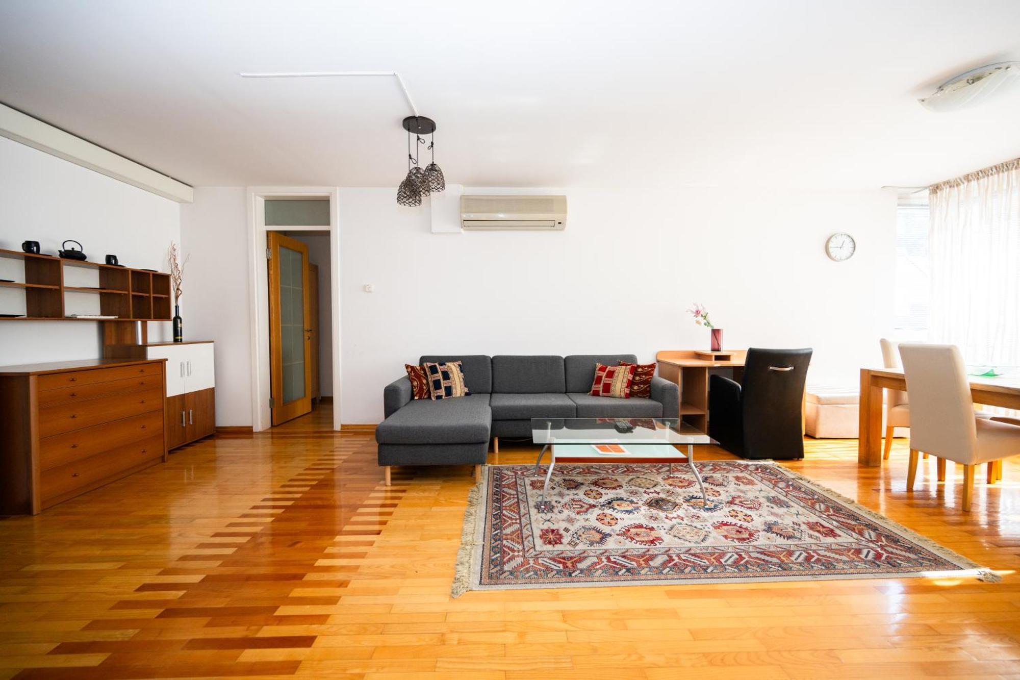 Modern 2Bdr Apartment In The Center- Free Parking 塞拉耶佛 外观 照片