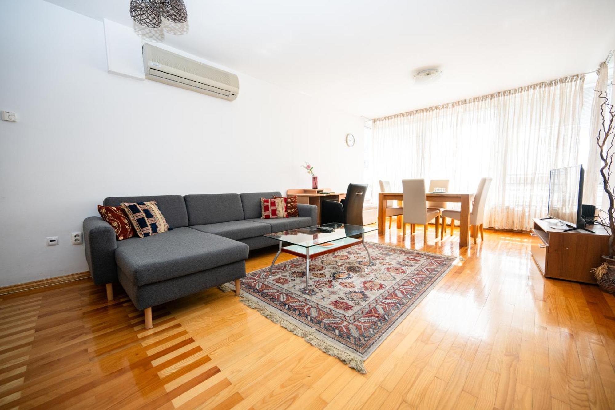 Modern 2Bdr Apartment In The Center- Free Parking 塞拉耶佛 外观 照片