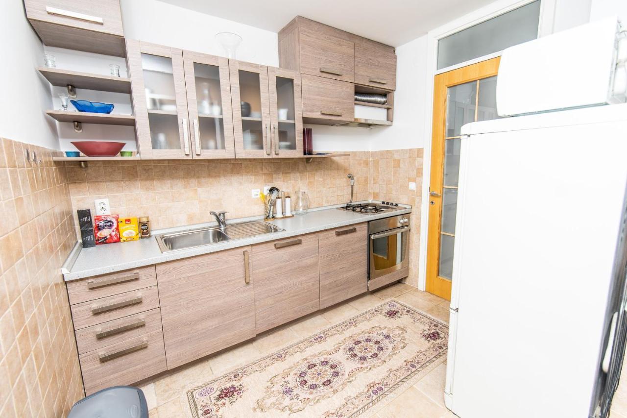 Modern 2Bdr Apartment In The Center- Free Parking 塞拉耶佛 外观 照片