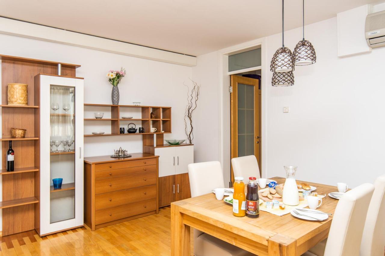 Modern 2Bdr Apartment In The Center- Free Parking 塞拉耶佛 外观 照片