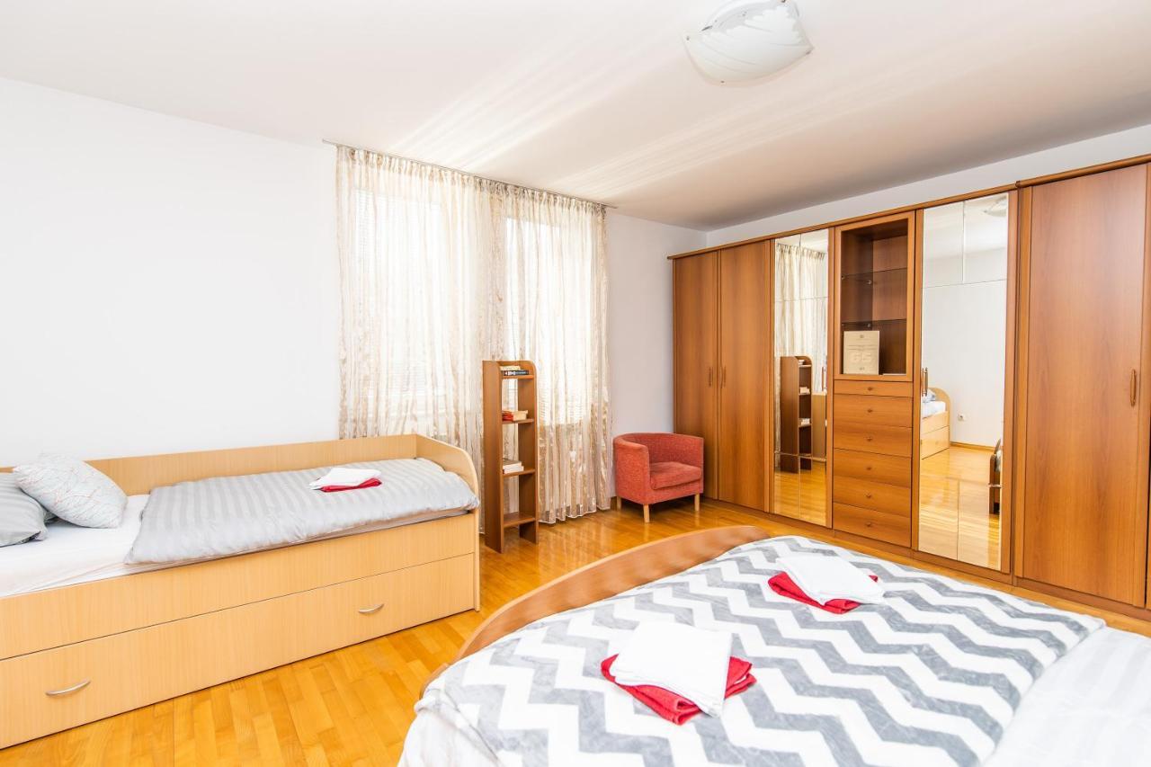 Modern 2Bdr Apartment In The Center- Free Parking 塞拉耶佛 外观 照片